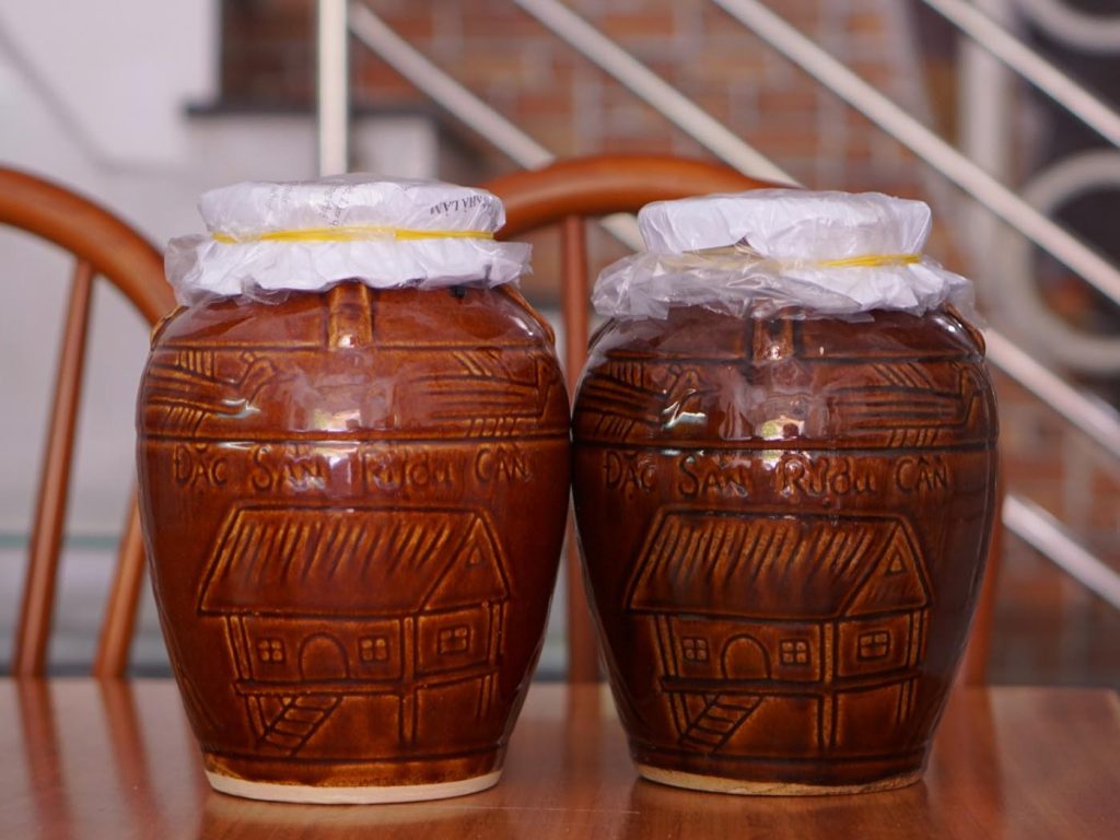 Rượu ủ chum sành