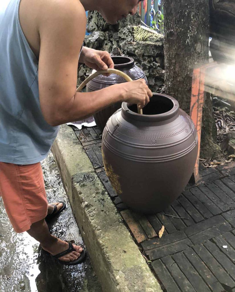 Xử lý chum mới trước khi ngâm rượu